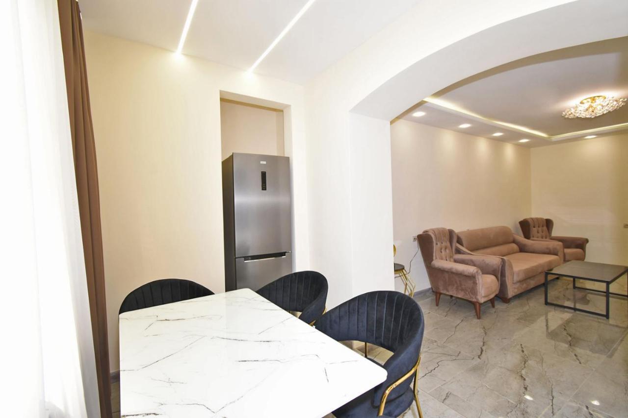 Art Apart 10 Erivan Exterior foto