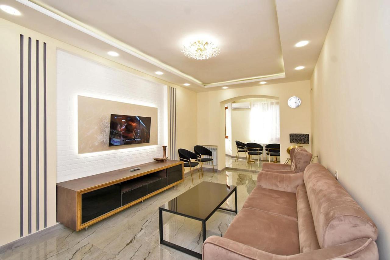 Art Apart 10 Erivan Exterior foto